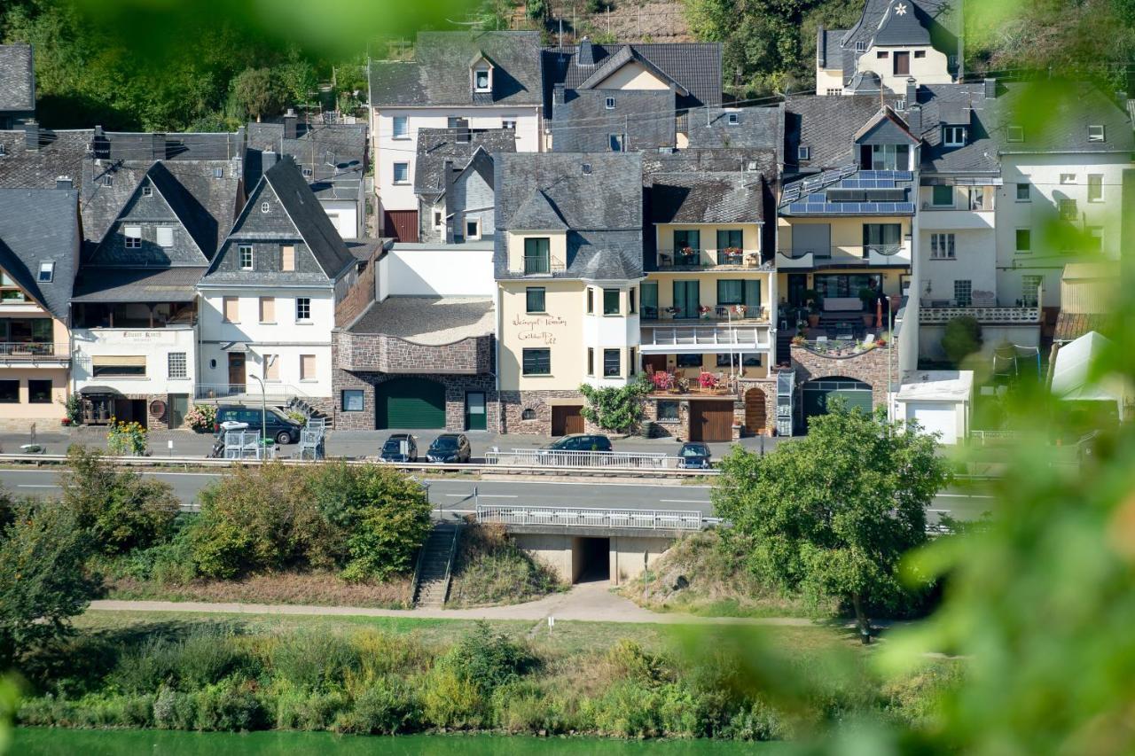 Weingut Pension Gibbert-Pohl ブリーデル エクステリア 写真